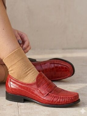 Vintage 90s Wannabe by Patrick Cox Red Croc Leather Loafers - 38.5 🇮🇹